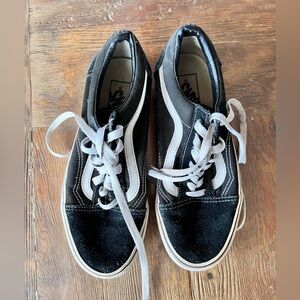 Classic black suede vans size 7